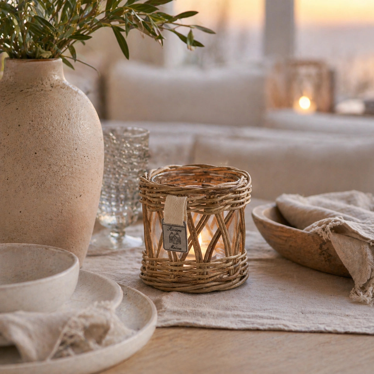 Windlicht Riviera Maison Rustic Rattan als Tischdeko im Coastal Look