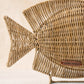 Detailaufnahme Peddigrohr-Geflecht Dekofigur Fisch Riviera Maison Natur